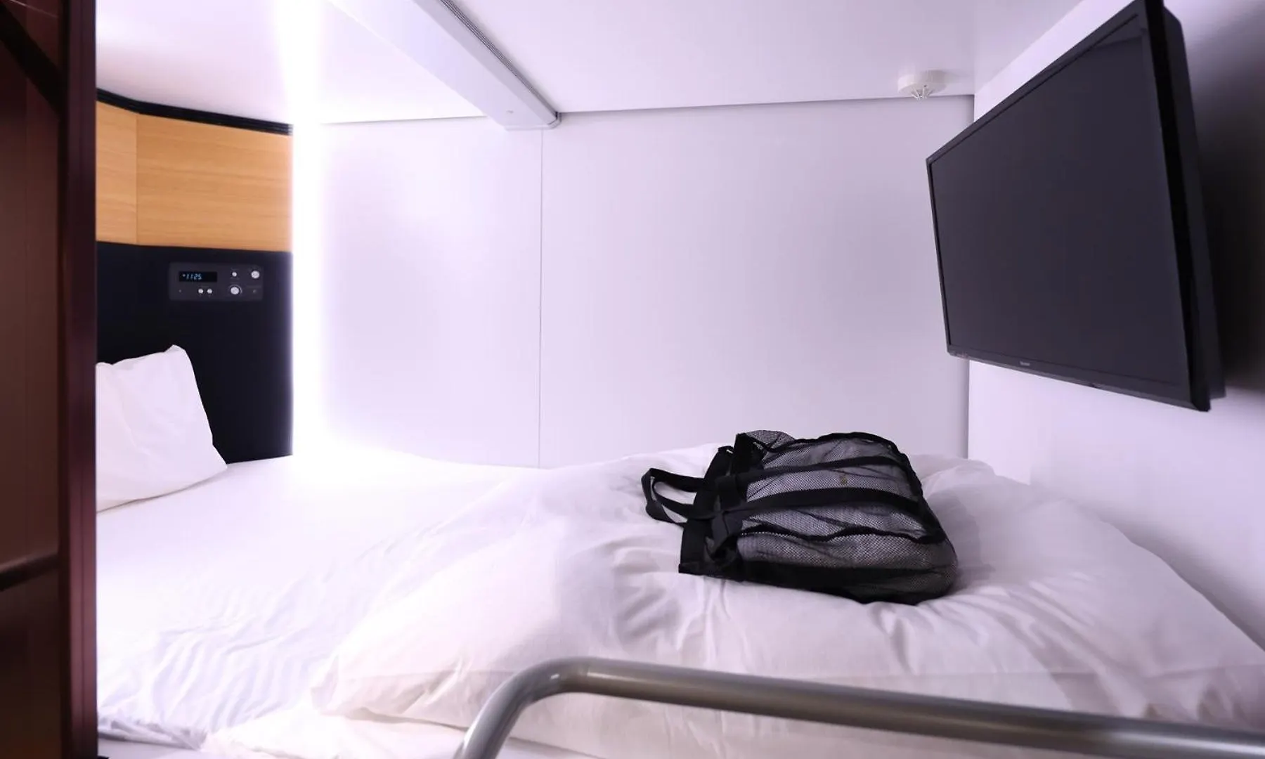 Kapselhotel Global Cabin Yokohama Chukagai