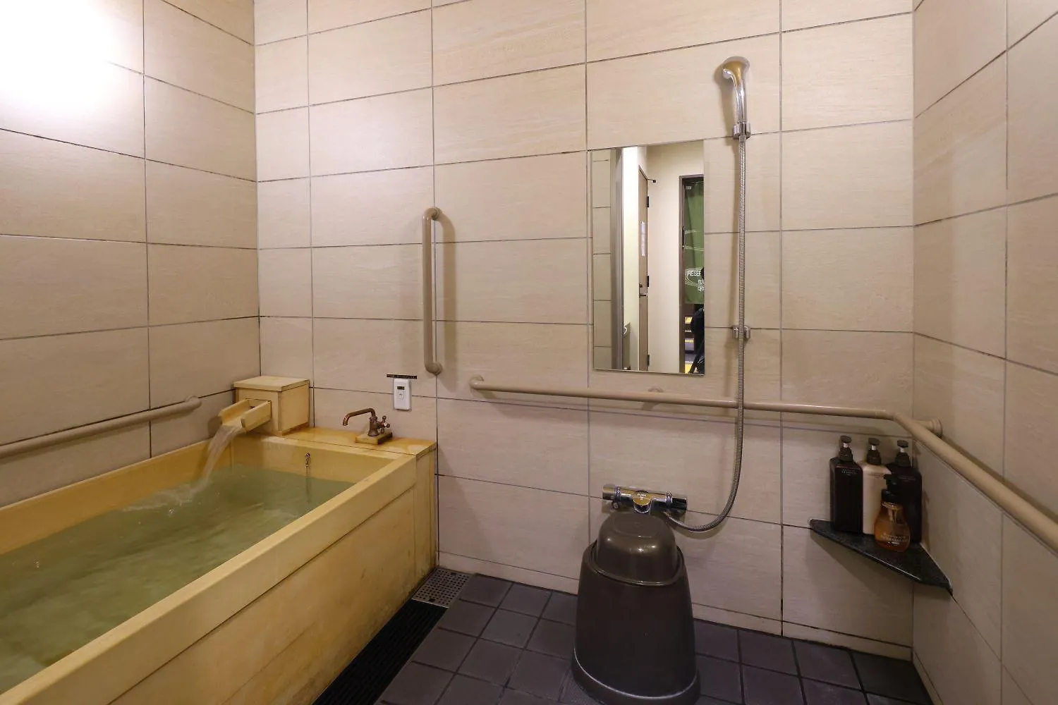 Global Cabin Yokohama Chukagai 2*, Yokohama (Kanagawa) Japón